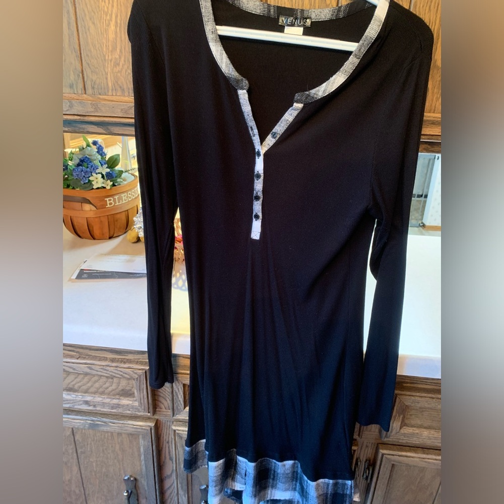 Venus Black/Gray Long Sleeve flannel look Dress worn twice in good condition